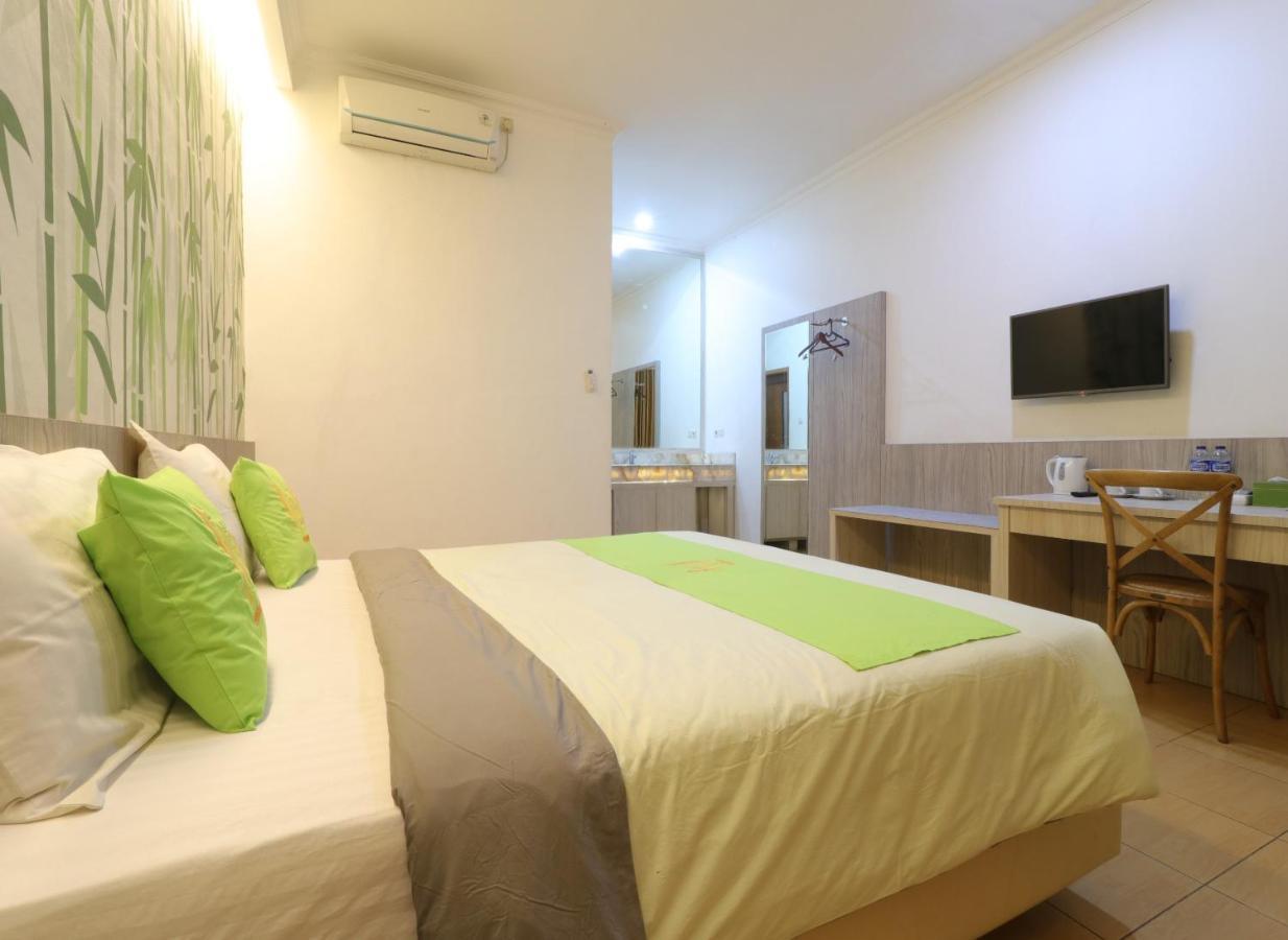 Hotel Huswah Airport Tangerang Exterior photo