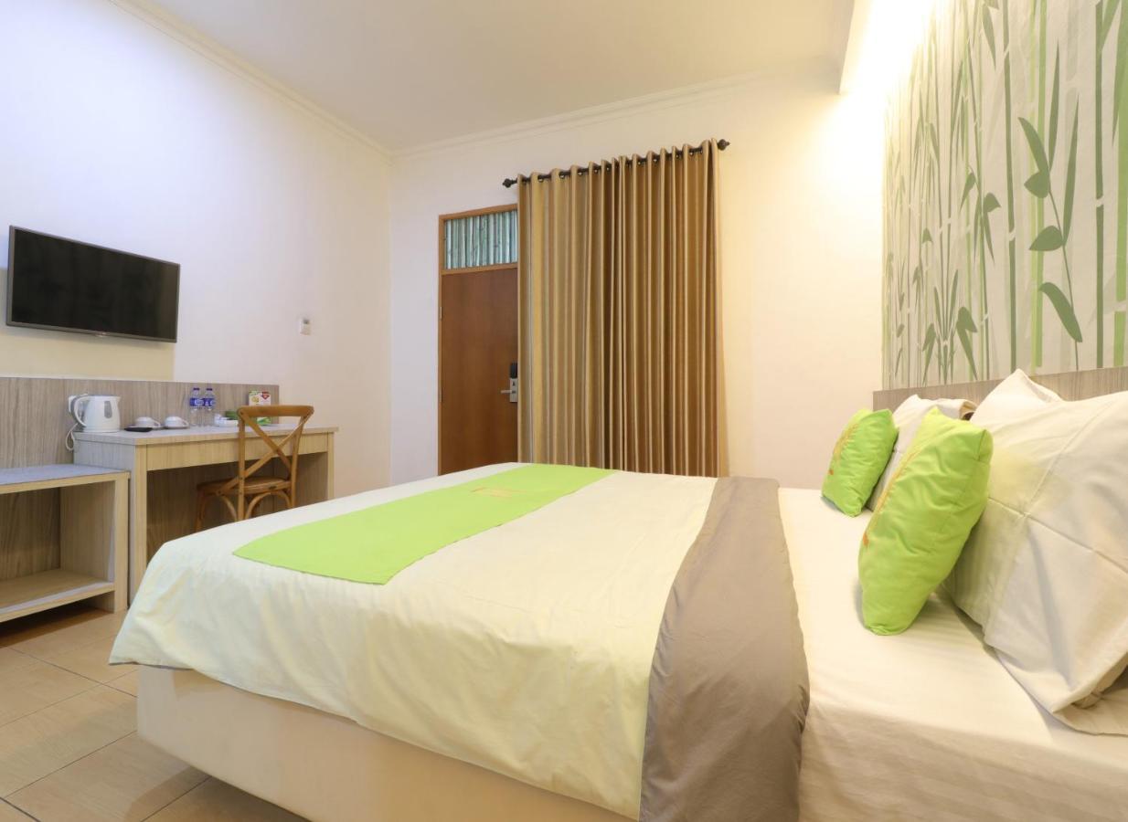 Hotel Huswah Airport Tangerang Exterior photo