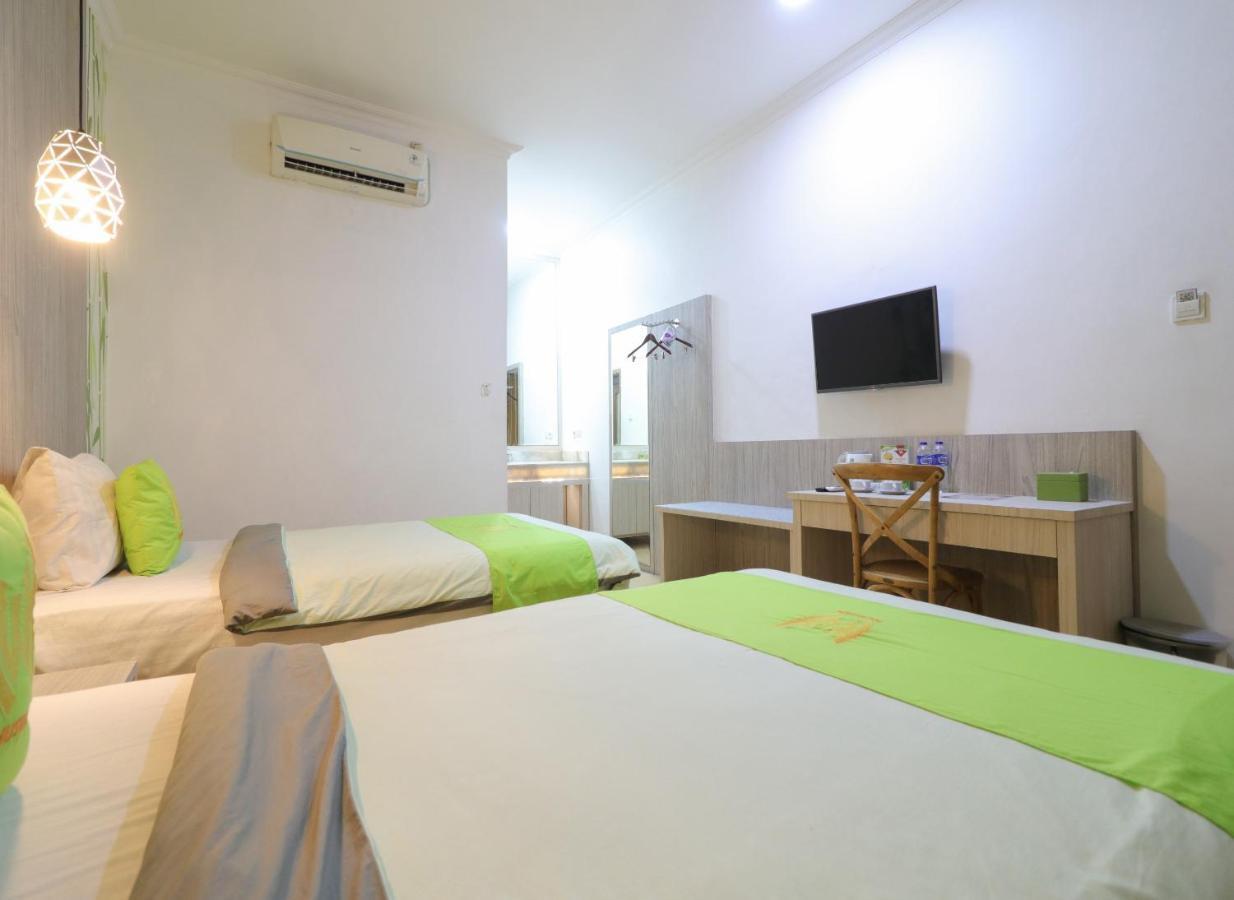Hotel Huswah Airport Tangerang Exterior photo