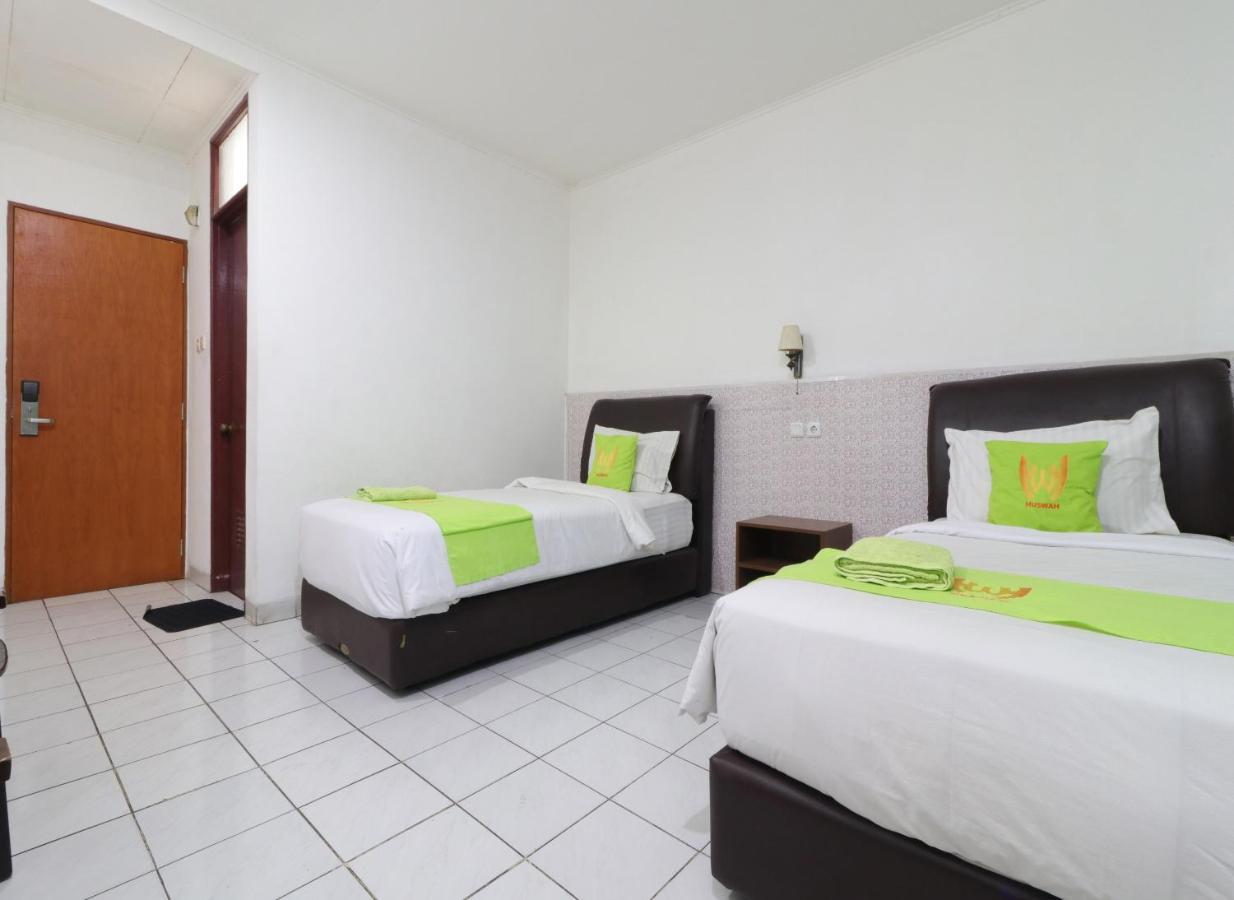Hotel Huswah Airport Tangerang Exterior photo